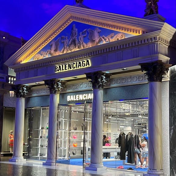 Meet your Posher, Amber - Picture 7 of 16